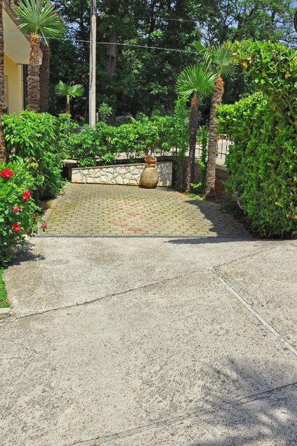 Apartments With A Parking Space Opric, Opatija - 7728 Ловран Экстерьер фото